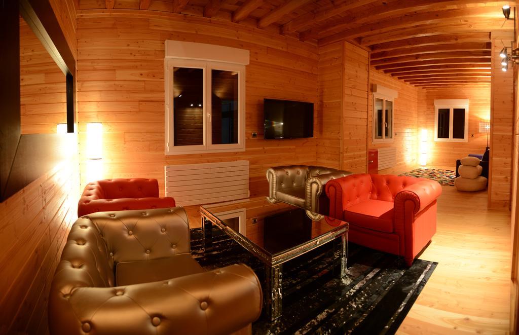 Domaine Du Mont Monnet - Chambre D'Hotes & Gite Longes エクステリア 写真